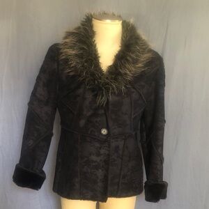 Elegant Black Faux Fur Trimmed Teddy Jacket (fits like M)